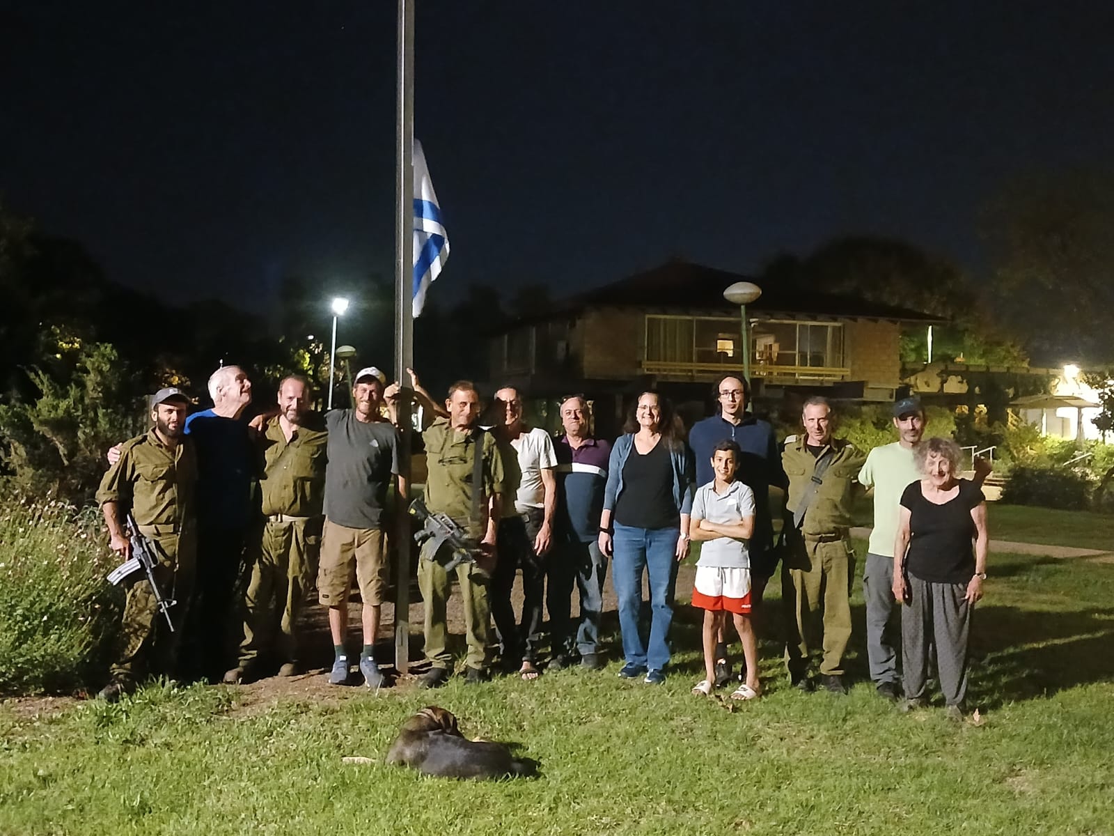 קיבוץ שדה נחמיה מזדהה עם התנועה הקיבוצית ומוריד את ההדגל לחצי התורן רותי שוהם,עמית שהם, גלעד ארבל, רום קורן, מתן שושן, רינת בורשטיין, אלי בורשטיין,ערן גדנקן, רוני משרדי, טל פורטנוי, ירון פינטו, יואב שוהם, הנר בכרך קיבוץ שדה נחמיה מזדהה עם התנועה הקיבוצית ומוריד את ההדגל לחצי התורן רותי שוהם,עמית שהם, גלעד ארבל, רום קורן, מתן שושן, רינת בורשטיין, אלי בורשטיין,ערן גדנקן, רוני משרדי, טל פורטנוי, ירון פינטו, יואב שוהם, הנר בכרך