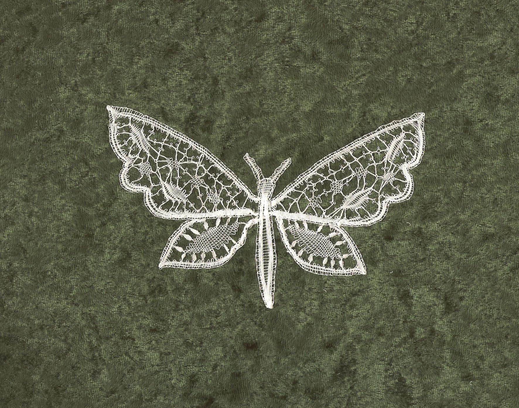 מגדה רוקמת - Bedfordshire lace Butterfly 2.2013.jpg