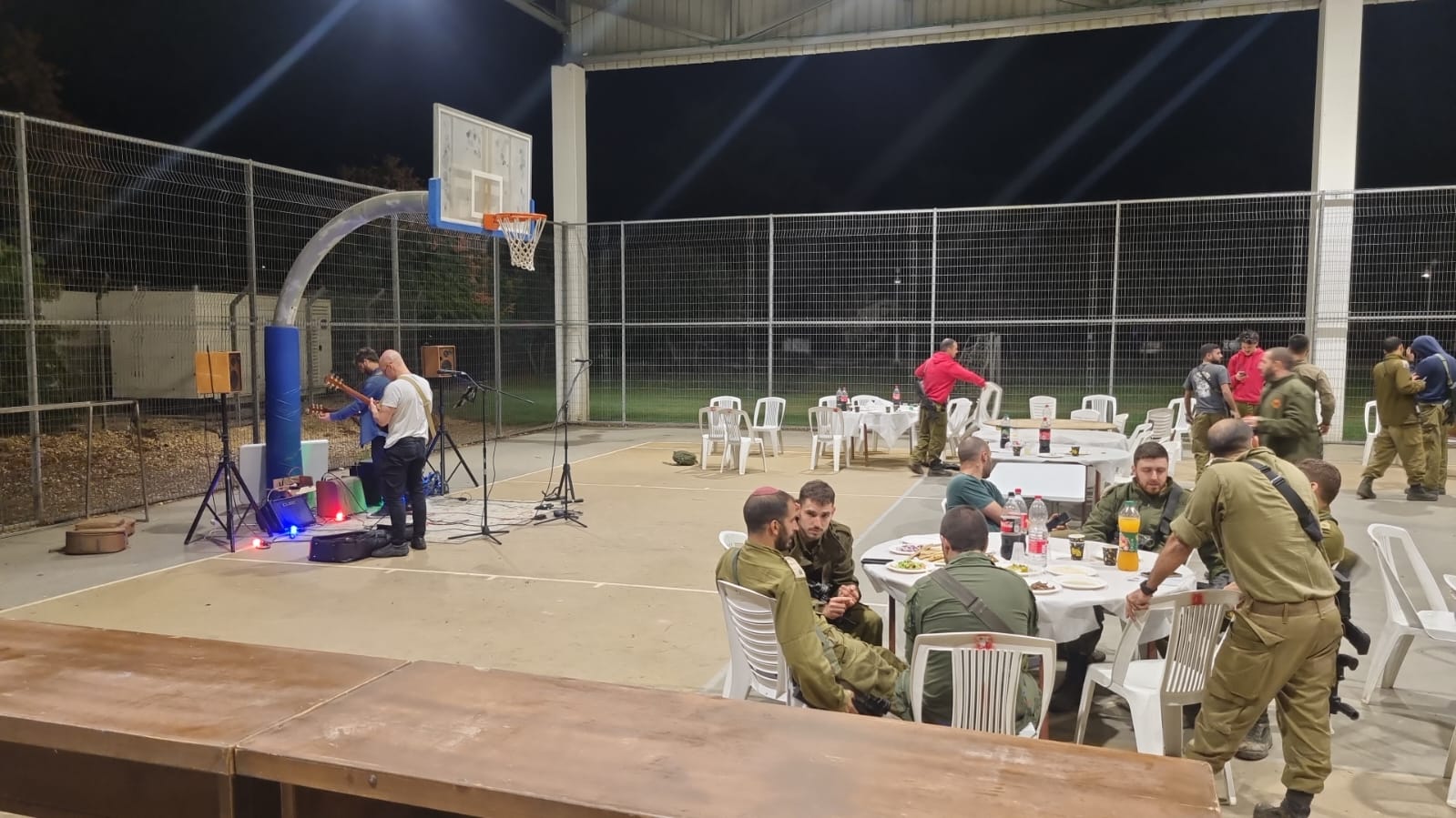 מיטל לוטנר - הופעה של גולני במגרש 14-11.jpg