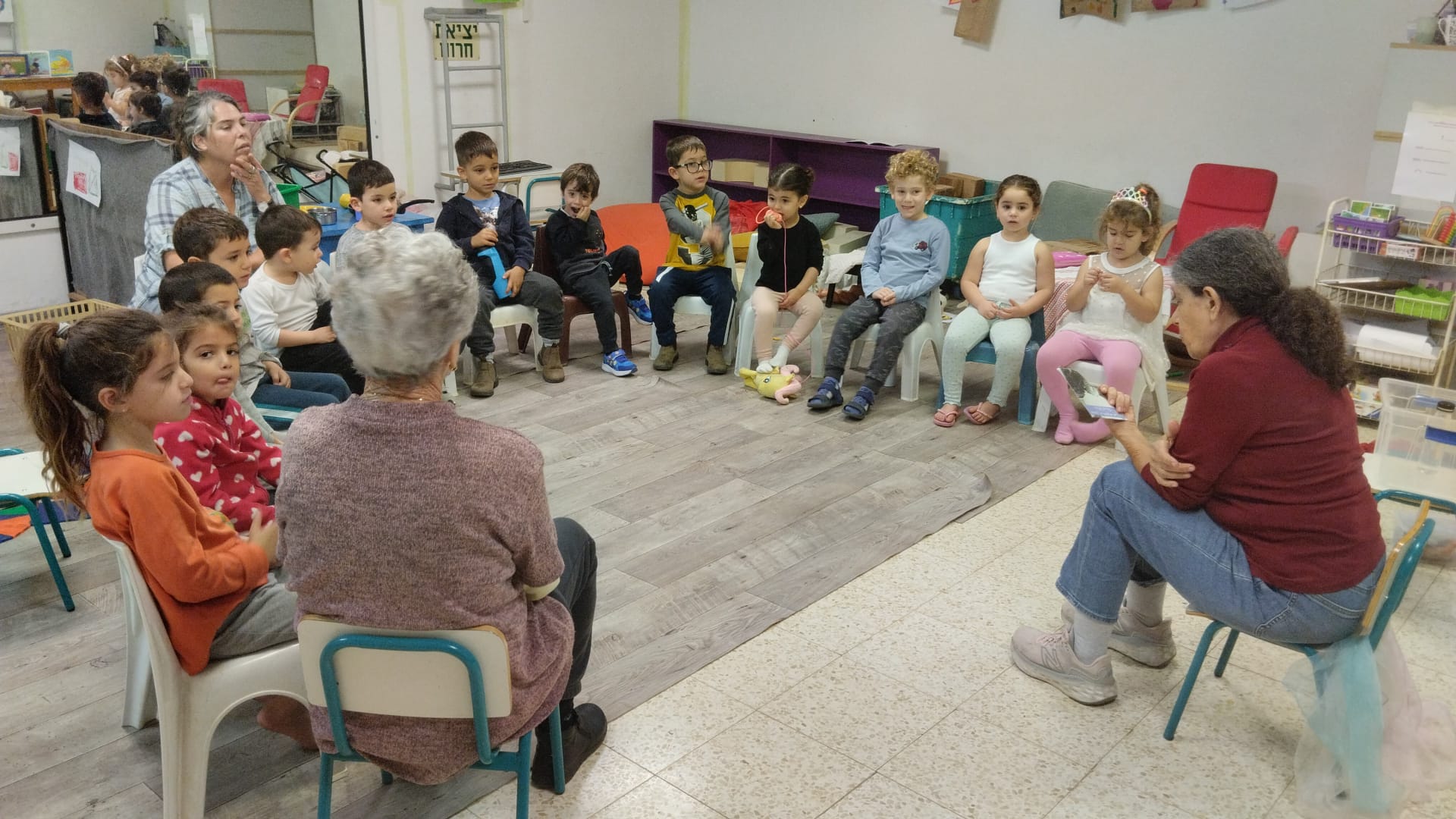מיריק שניר בגן מקלט 05-12-2023 - 1.jpg