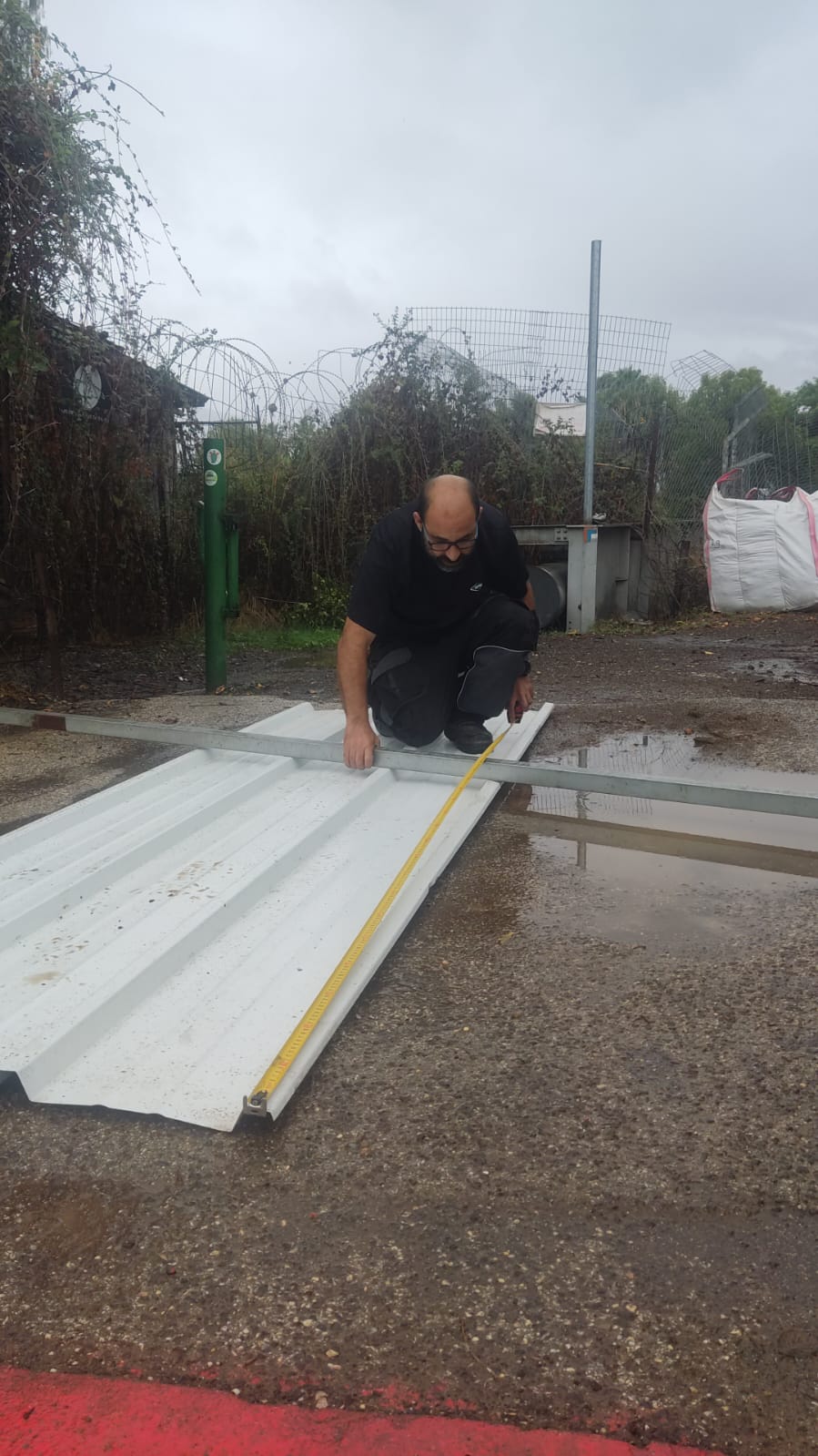 ממגנים את שער הקיבוץ 3.jpg