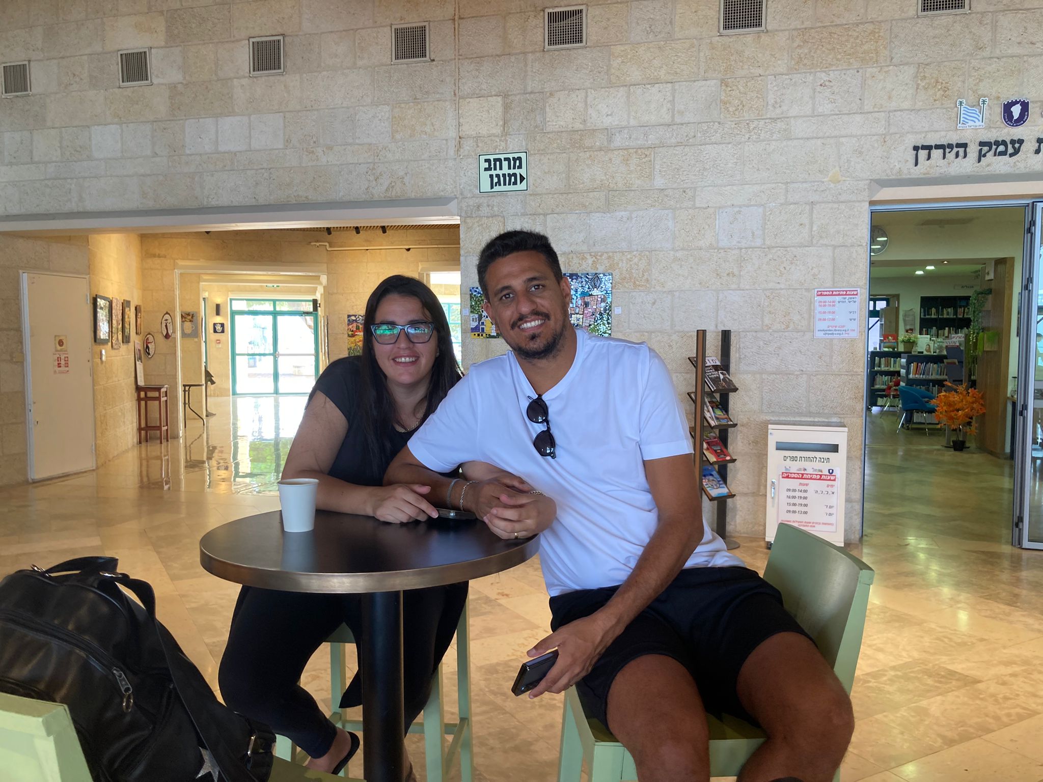 מפגש קהילתי בבית גבריאל יום ג  24-10 - צילום סיון מזרחי    נתי ומזי גולני.jpg