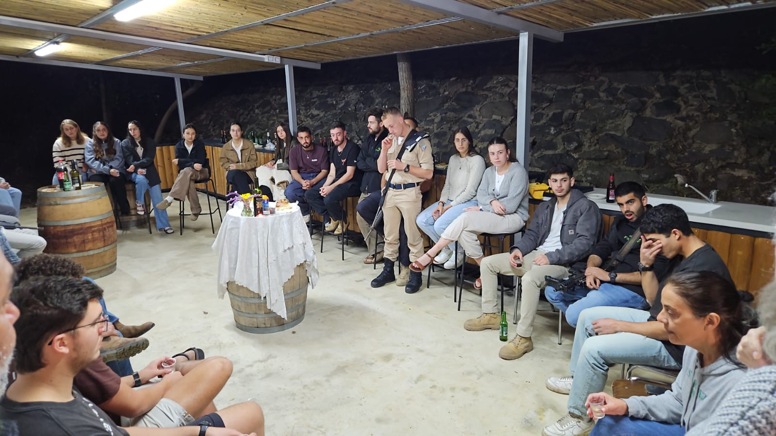 קבלת שבת ראשונה במרפסת החיילים - צילמו גילנית והילה זורע - 14.jpg