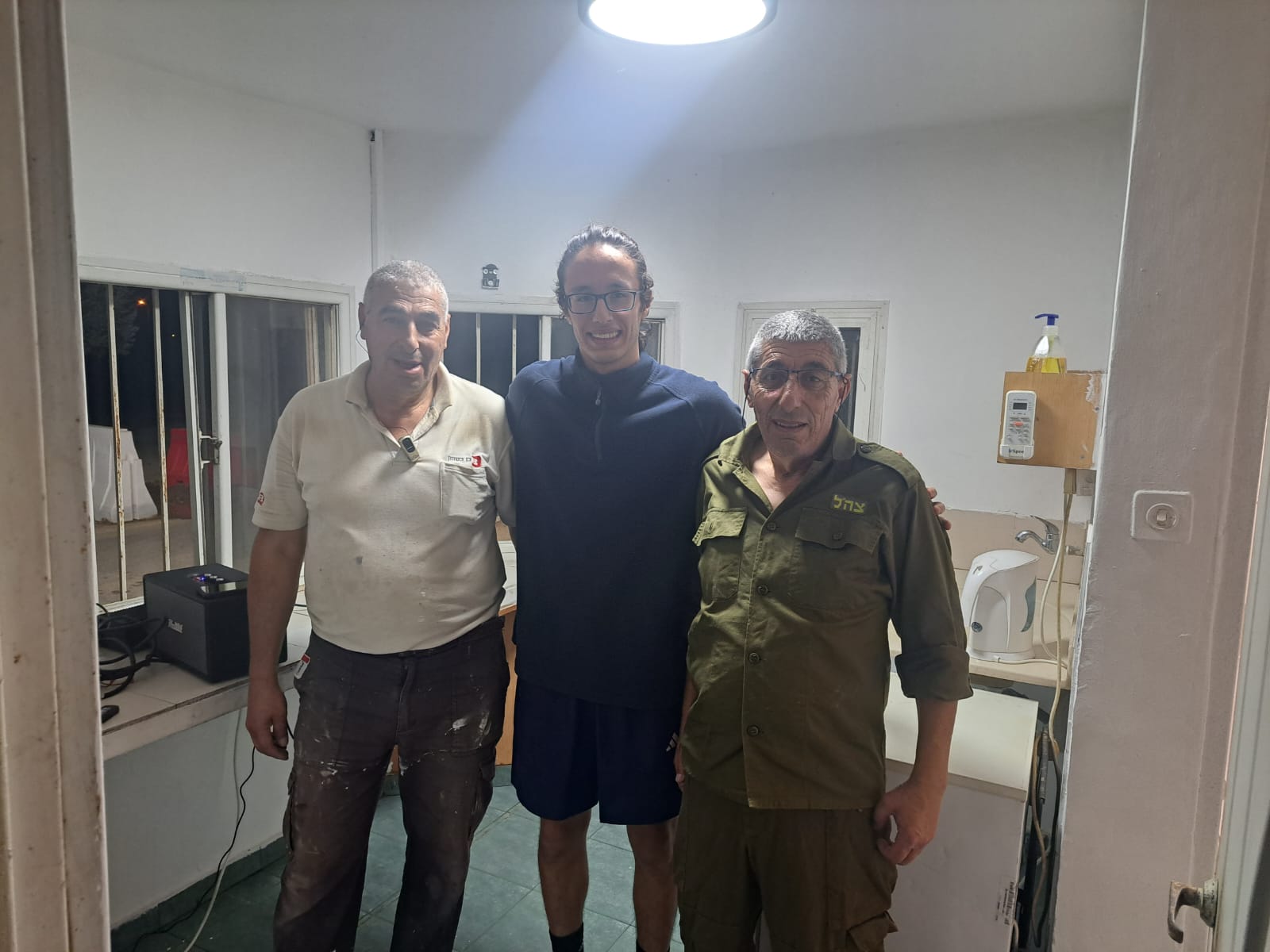 רום קורן אביו נתי ודודו.jpg
