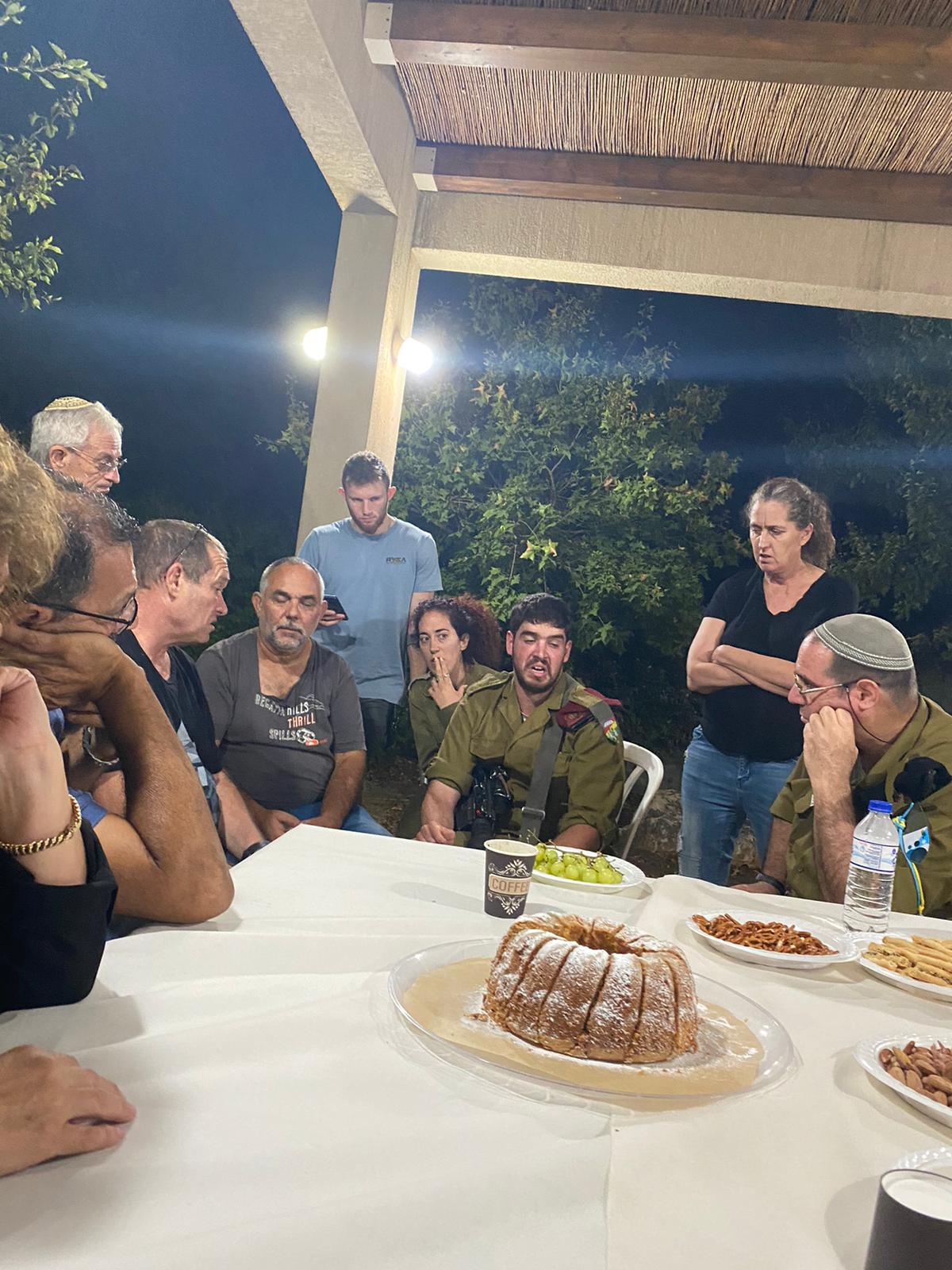 תומר החייל שהיה עם רגב בעת נפילתו  צילום יפעת קורן.jpg
