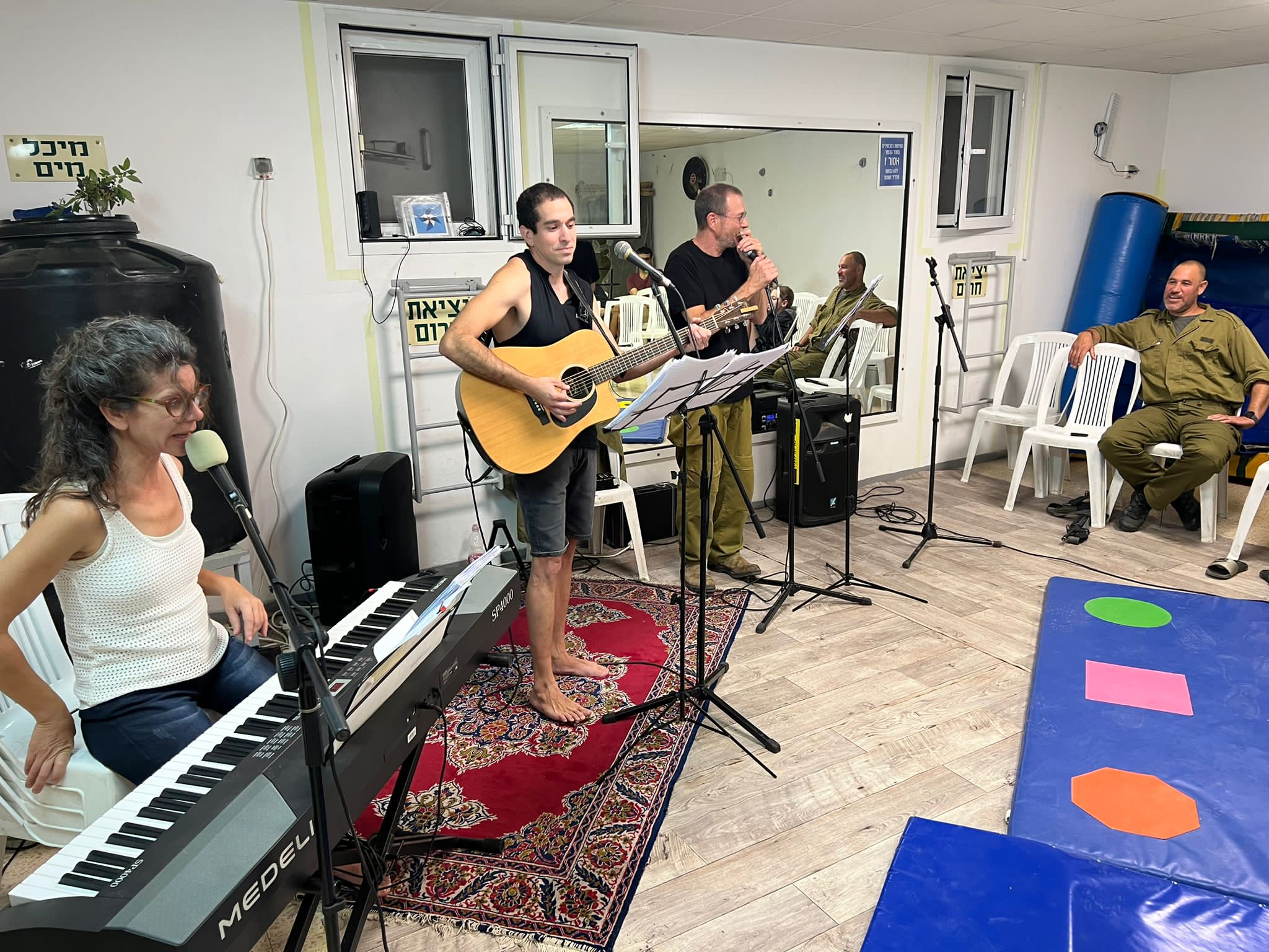 תזמורת במקלט 2.jpg