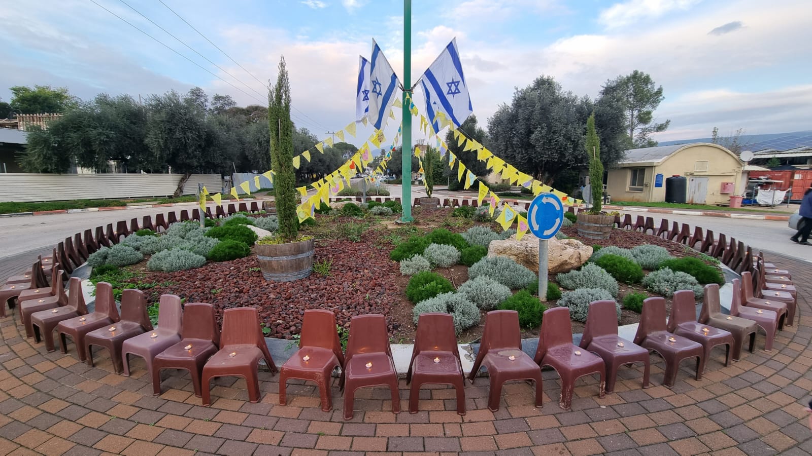 100 ימים בשבי החמס צילום מיטל לוטנר.jpg