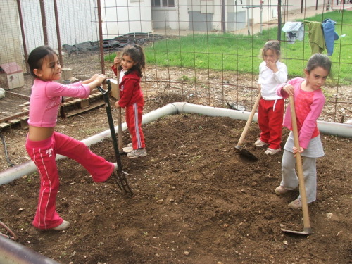 1086_חינוך - גן שיטה עם סבתא חוה שלזינגר - 2005 - 1215.JPG