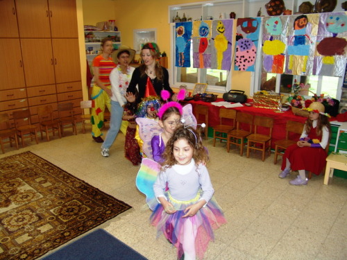 1160_חינוך - פורים בגן שיטה יובל שחר 2005 019.jpg