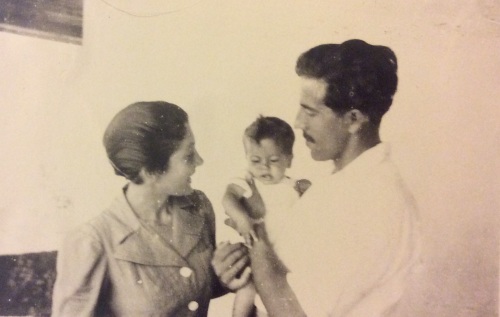 8041_רפי רייס עם עדנה ונעמי לפני השליחות 1944.jpg