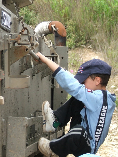 980_חינוך - ביקור גן שיטה בבסיס צבאי - 2005 - 395.JPG