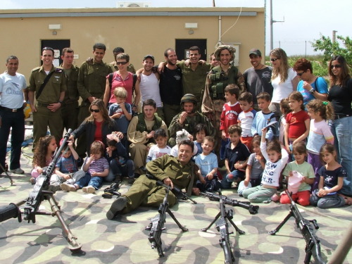 985_חינוך - ביקור גן שיטה בבסיס צבאי - 2005 - 420.JPG