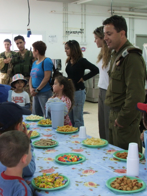 989_חינוך - ביקור גן שיטה בבסיס צבאי - 2005 - 428.JPG
