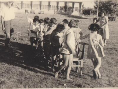 כלנית אלבום 3 - 1א. חדווה  1951.jpg