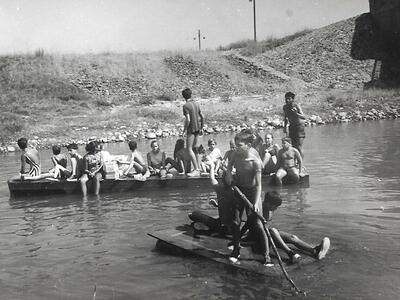 099._קב'_דרור-חרמון_בירדן_עם_המדריכים_רחל_רוזן_נעמה_זיו,_ומיכאל.jpg