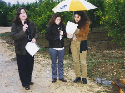 126. מימין הלית, רוית וסיגל מצר.jpg