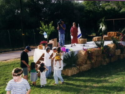 1439_1- חג הביכורים 1998-2000.jpg