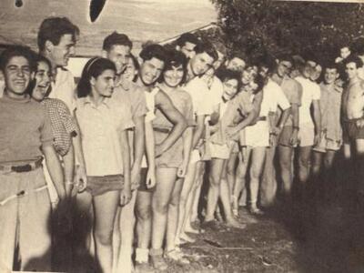 2319_4.4. הנוער בשורה.jpg