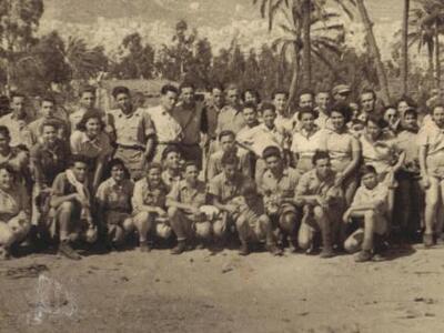 2359_16.2. טיול לחיפה_ תמונה קבוצתית נוער ב.jpg