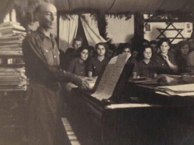 2365_19.3. ירי על יד הפסנתר 1951.jpg
