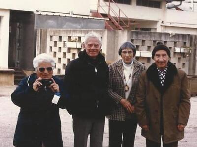 6305_מאחורי המטבח חורף 1993_ צבי וטובה נעם_ מרדכי לוונו_ שולמית בן דרור.jpg
