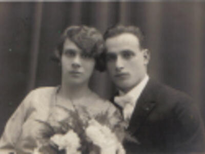 _f5_מרגריטה ורודולף גרצר בחתונתם 1930.jpg