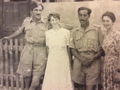 1944