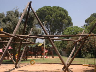 1977