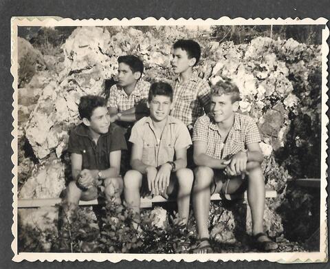 כלנית אלבום 3 - טיול 1959- אוריאל בן אריה, רמי אדן, גיורא פלד, רפי סלע, אליה דגן.jpg