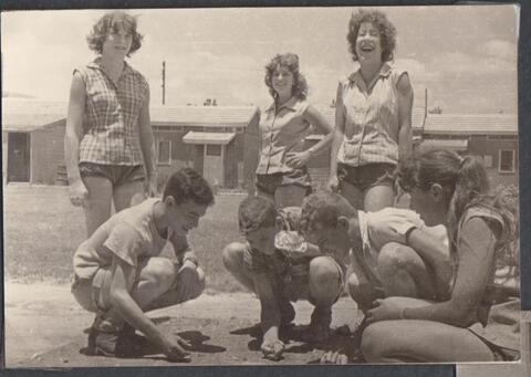כלנית אלבום 3 - כיתה ח בצריף הירוק 1958.jpg