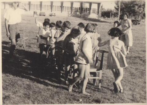 כלנית אלבום 3 - 1א. חדווה  1951.jpg