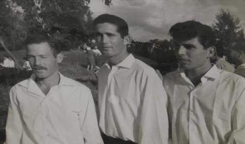 10419_219. החתנים יעקב הרץ_ גיורא סמואל ושמעון לשם ביום חתונת 1963.JPG